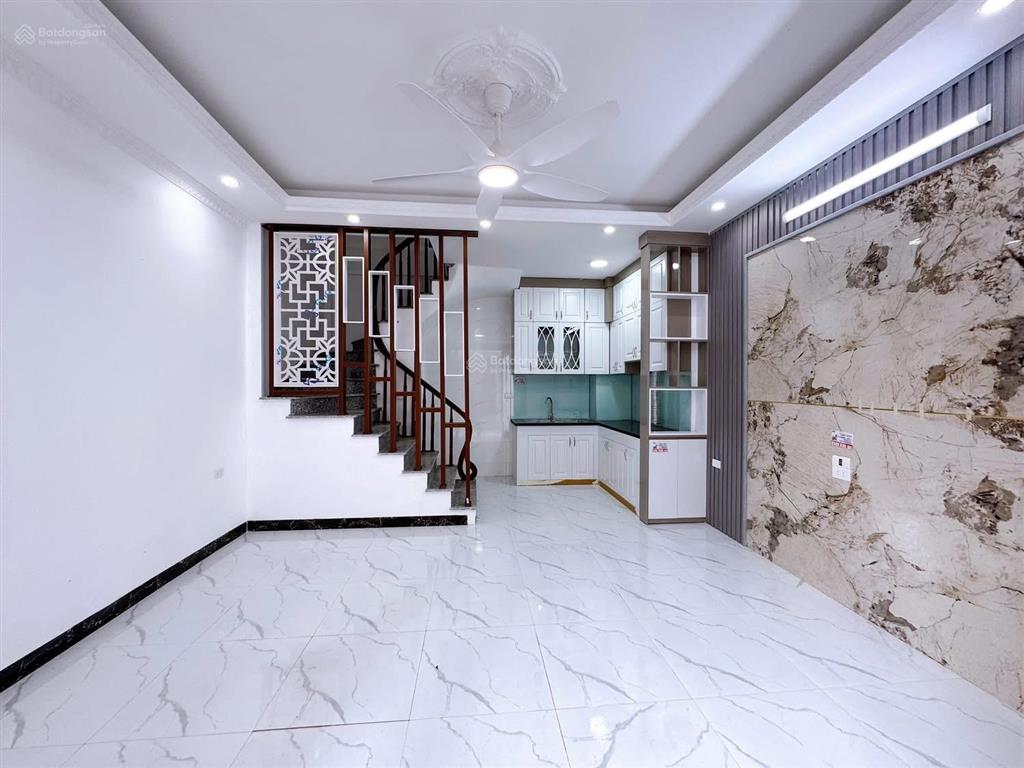 Tdp phượng nghĩa  phường chương mỹ nhà 5 tầng ô tô lùi cửa 3,4 tỷ ( có tl)