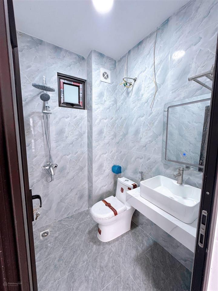 Tdp phượng nghĩa  phường chương mỹ nhà 5 tầng ô tô lùi cửa 3,4 tỷ ( có tl)