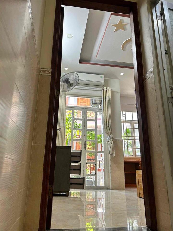 cho thuê nhà nguyên căn gần chợ bình thành công viên hồ trái tim
