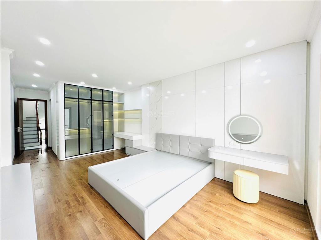 Tuyệt hiếm, đào tấn, thoáng trước sau, 7 tầng thang máy, ngõ ô tô tránh, full đồ, thông tứ tung