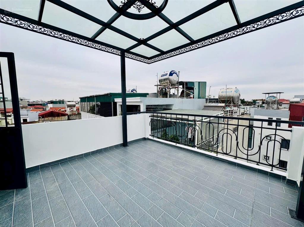 Nguyễn chí thanh, đống đa, lô góc, thang máy, full đồ, ngõ thông pháo đài láng, ở luôn, 43mx6t