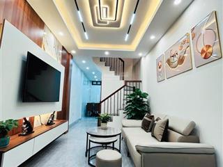 Rất gấp, hoàng quốc việt, cầu giấy, ngõ thông nguyễn đình hoàn, nhà đẹp ở luôn, thoáng trước sau