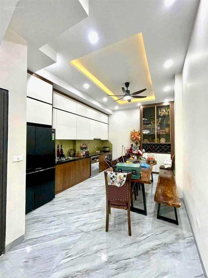 Thật luôn! hoàng quốc việt, thoáng trước sau, 10m ra ô tô tránh, ngõ thông, nhà đẹp, ở luôn