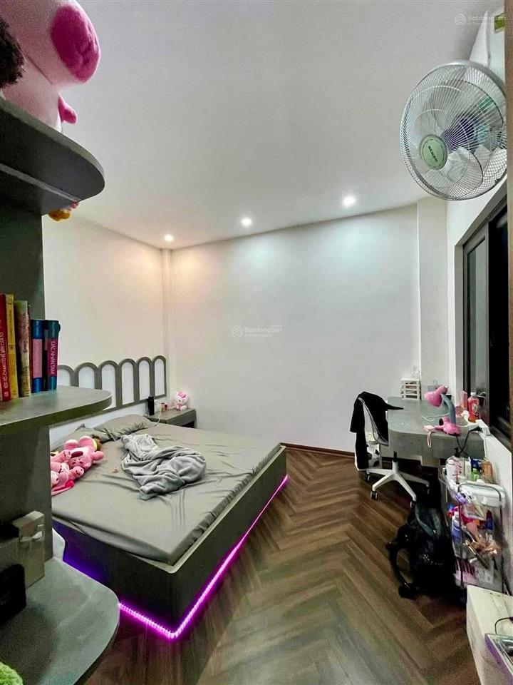 Thật luôn! hoàng quốc việt, thoáng trước sau, 10m ra ô tô tránh, ngõ thông, nhà đẹp, ở luôn