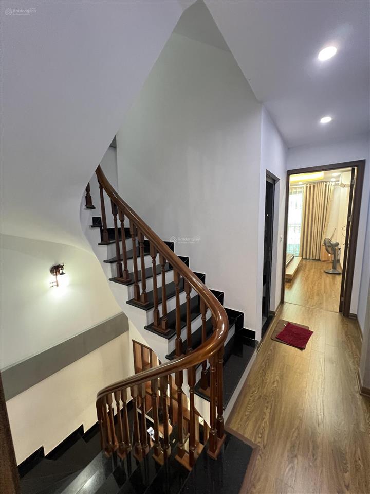 Thật luôn! hoàng quốc việt, thoáng trước sau, 10m ra ô tô tránh, ngõ thông, nhà đẹp, ở luôn