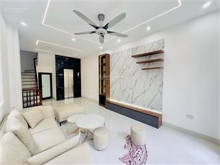 Siêu phẩm! hoàng quốc việt, thang máy, full đồ ở luôn, ngõ thông, gần sát phố, 41m2x6t