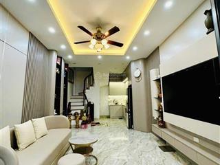 Nhà riêng chia lô nguyễn khánh toàn, ngõ thông, 20m ô tô tránh, móng 6t, sổ vuông, kinh doanh, 41m2