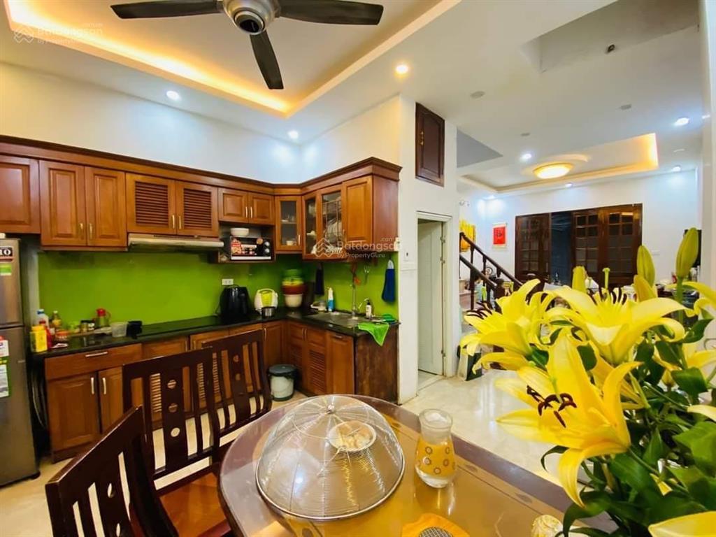 Nhà phố nguyễn khánh toàn, ở luôn, 30m ra ô tô, ngõ thông kd sầm uất, 2 thoáng, ô chờ, dân trí cao