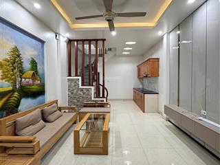 Nhà hoàng quốc việt, 2 mặt thoáng, full đồ, ở luôn, ngõ thông, gần phố, ở sướng, ô tô 30m, hơn 8 tỷ