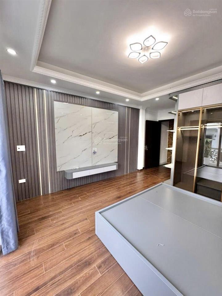 Mới đét, phố trung kính, 15m ra mặt phố, thang máy, ngõ thông, 2 thoáng, full đồ, kd, ở sướng