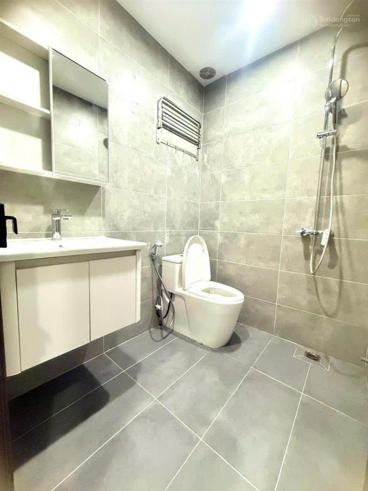 Hàng đẹp! nhà mới ngọc khánh. ngõ nông, rộng 3m, thằng tắp 50m ra phố, sân xe thoáng, sđcc, 38m2*5t