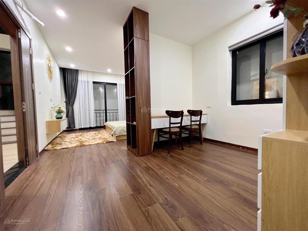 Rất gấp, phố trần duy hưng, ô tô đỗ cổng, 40m ra mặt phố, ngõ thông, thoáng trước sau hơn 9 tỷ