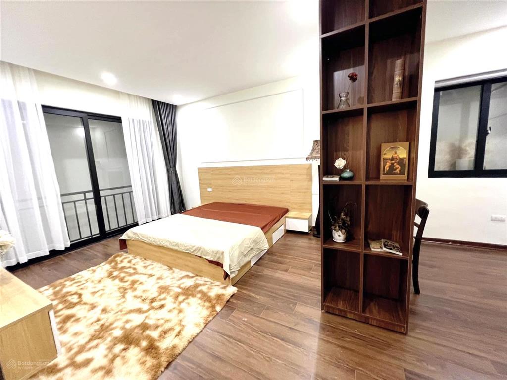 Rất gấp, phố trần duy hưng, ô tô đỗ cổng, 40m ra mặt phố, ngõ thông, thoáng trước sau hơn 9 tỷ