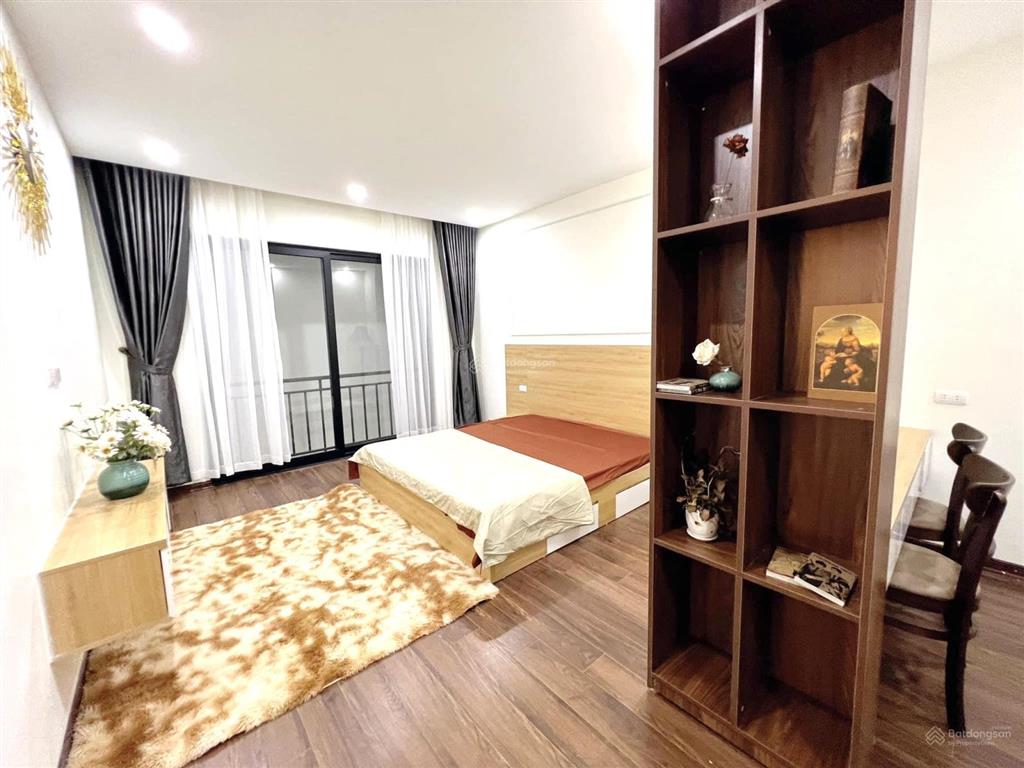 Rất gấp, phố trần duy hưng, ô tô đỗ cổng, 40m ra mặt phố, ngõ thông, thoáng trước sau hơn 9 tỷ