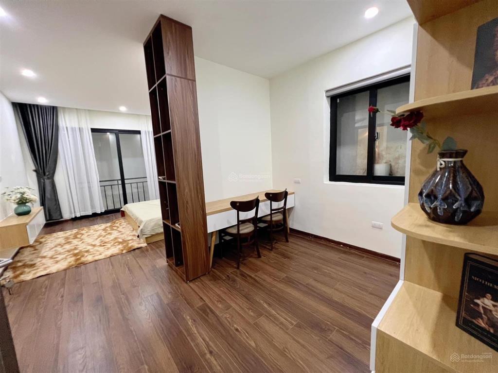 Rất gấp, phố trần duy hưng, ô tô đỗ cổng, 40m ra mặt phố, ngõ thông, thoáng trước sau hơn 9 tỷ