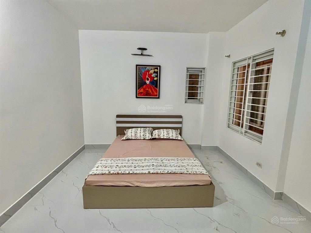 Võ chí công. nhà đẹp xây mới, ngõ nông, 70m ra phố, ô tô đỗ, thoáng sáng, full nội thất, 33m2*5t