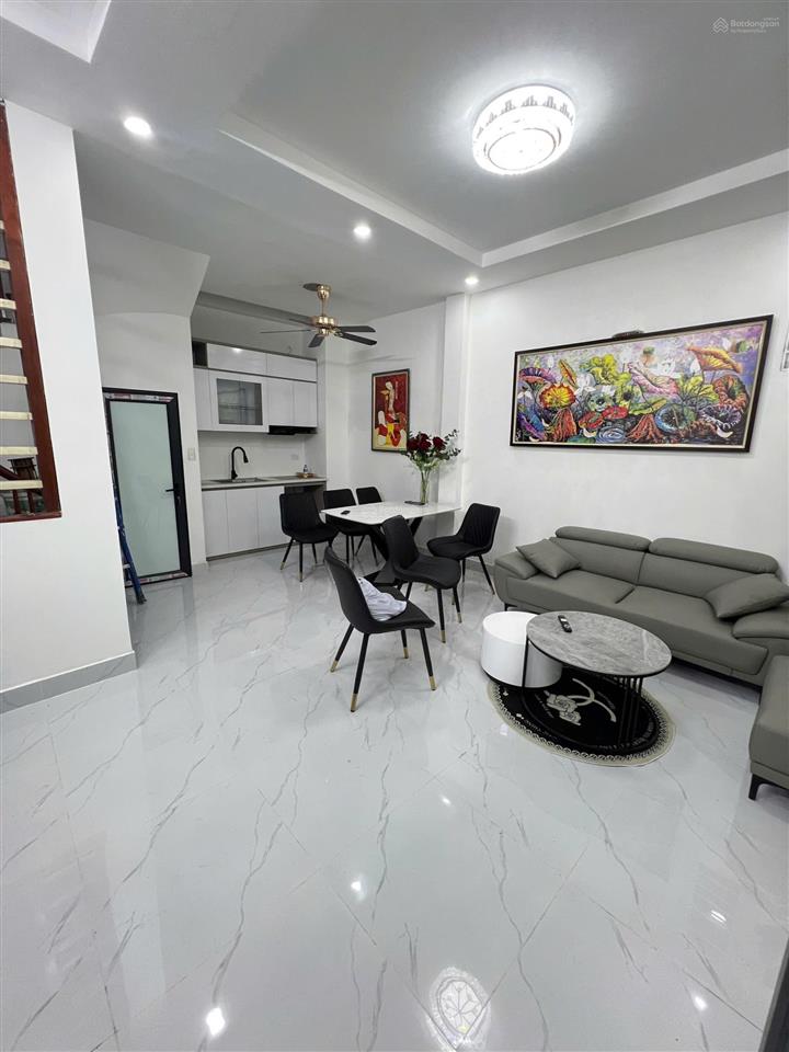 Võ chí công. nhà đẹp xây mới, ngõ nông, 70m ra phố, ô tô đỗ, thoáng sáng, full nội thất, 33m2*5t