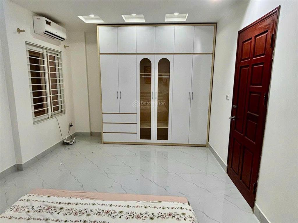 Võ chí công. nhà đẹp xây mới, ngõ nông, 70m ra phố, ô tô đỗ, thoáng sáng, full nội thất, 33m2*5t
