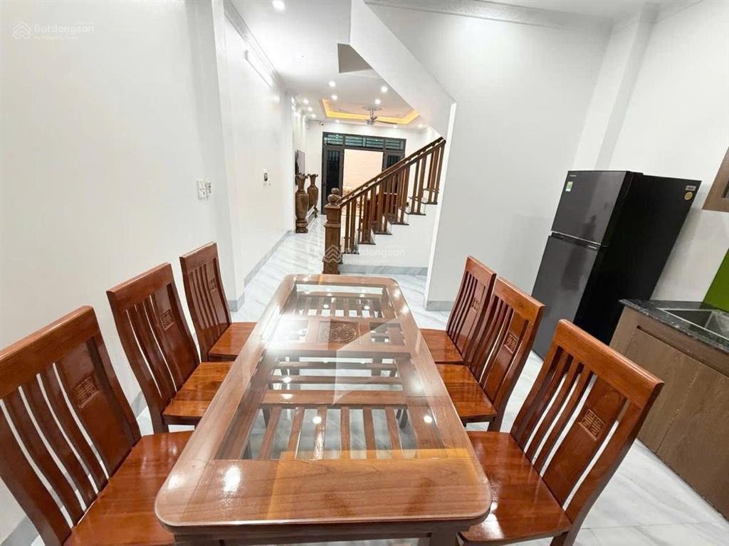 Hiếm, nguyễn khang, phân lô, dân xây, ngõ nông, ô tô 30m, thoáng trước sau, ở luôn 41m, nhỉnh 8 ty