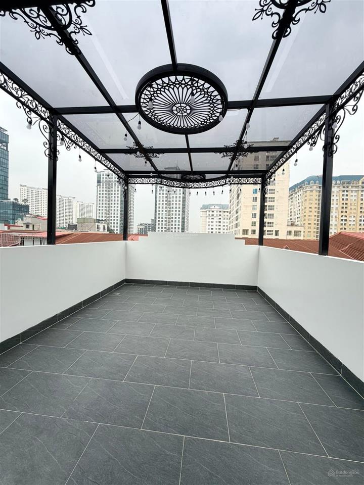 Bán gấp! phố thuỵ khuê, lô góc, thang máy, sát phố, ngõ nông thông, full đồ, ở luôn, 47m, hơn 9 tỷ
