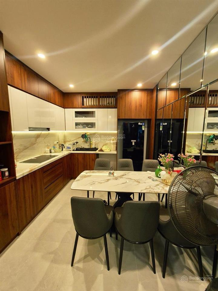 Nhà đội cấn, ô tô 20m, dân xây, ngõ thông, ở luôn, kd, ra phố gần, 41m2x5tầng, hơn 7tỷ
