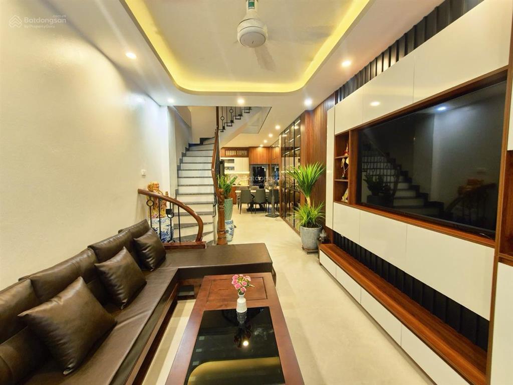Nhà đội cấn, ô tô 20m, dân xây, ngõ thông, ở luôn, kd, ra phố gần, 41m2x5tầng, hơn 7tỷ