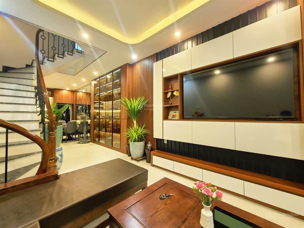 Nhà đội cấn, ô tô 20m, dân xây, ngõ thông, ở luôn, kd, ra phố gần, 41m2x5tầng, hơn 7tỷ