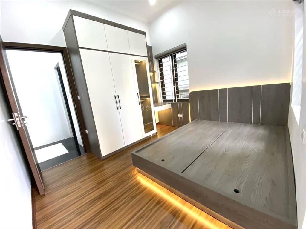 Ở ngay, nhà thuỵ khuê, ngõ thông, ô tô 25m, full đồ, thoáng trước sau, 38mx5 tầng, 7.7 tỷ