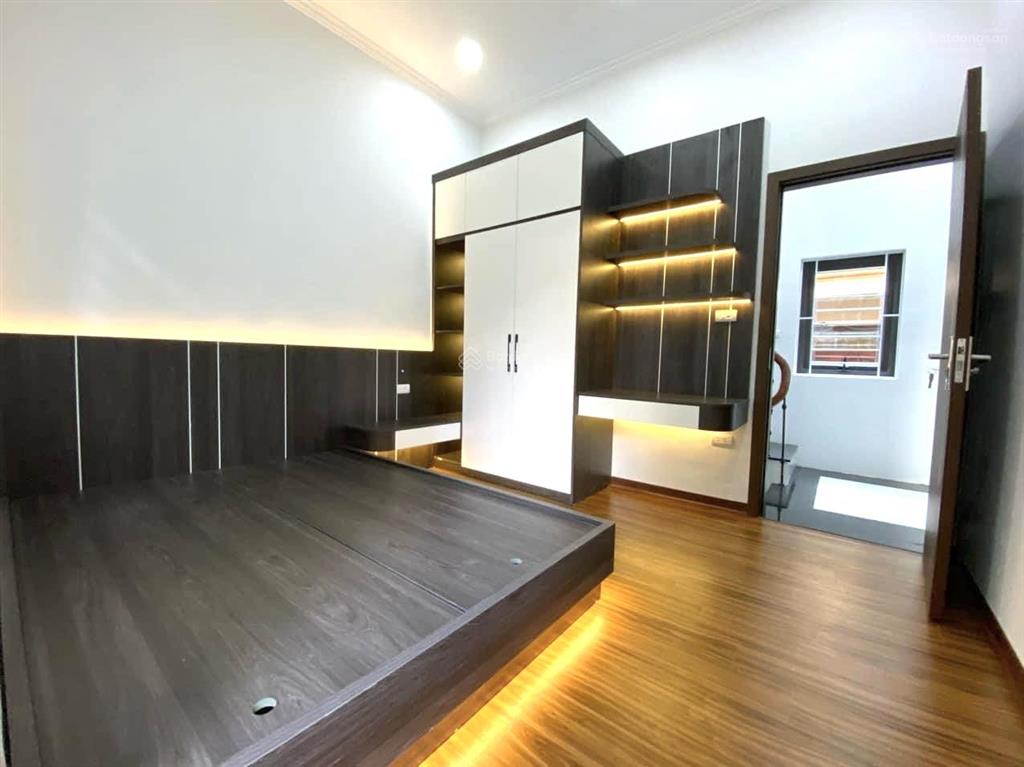 Ở ngay, nhà thuỵ khuê, ngõ thông, ô tô 25m, full đồ, thoáng trước sau, 38mx5 tầng, 7.7 tỷ