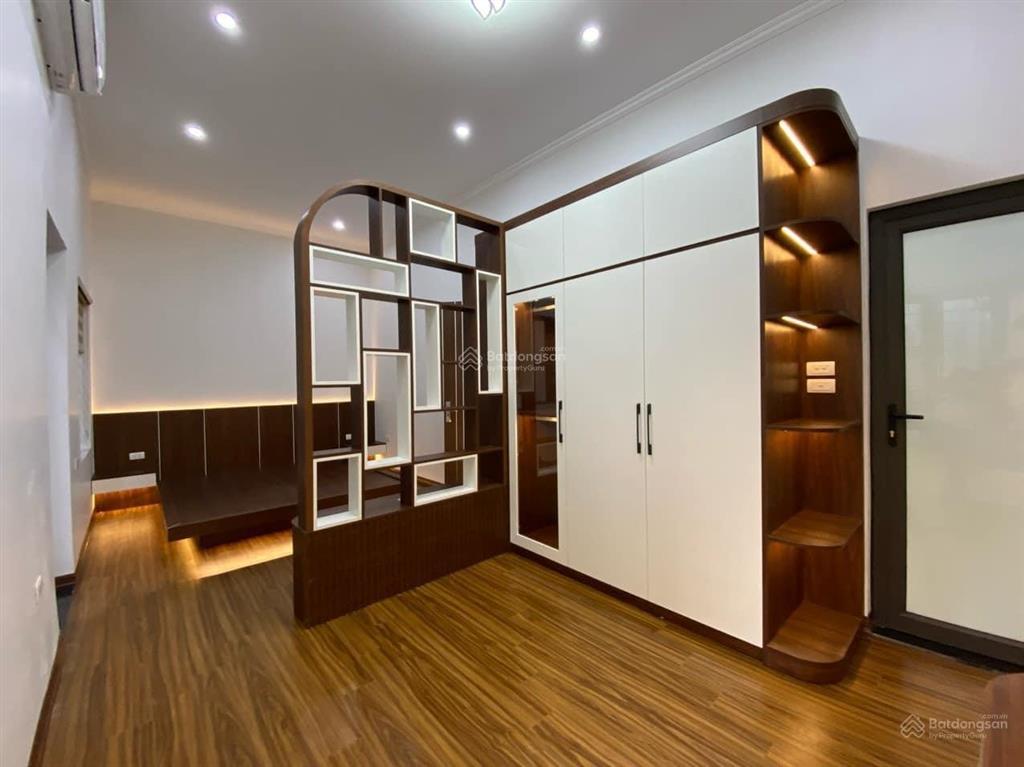 Ở ngay, nhà thuỵ khuê, ngõ thông, ô tô 25m, full đồ, thoáng trước sau, 38mx5 tầng, 7.7 tỷ