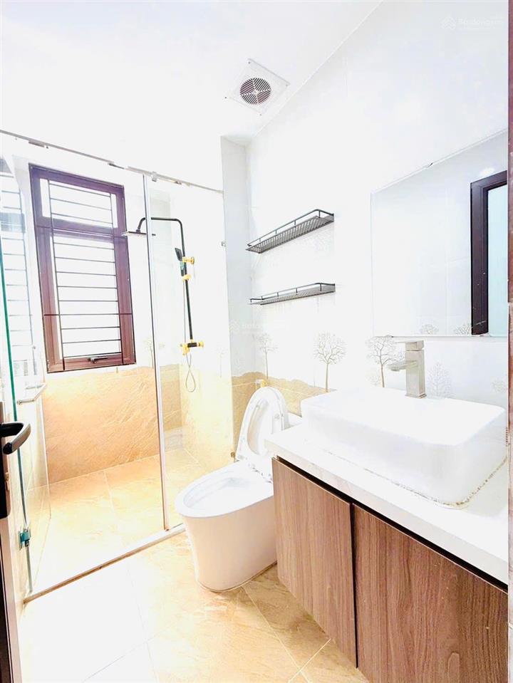 Nhà cầu giấy, 2 thoáng, thang máy, ở luôn, ngõ thông, kd, 30m ra phố, mới, tặng nt, 47m2*6t