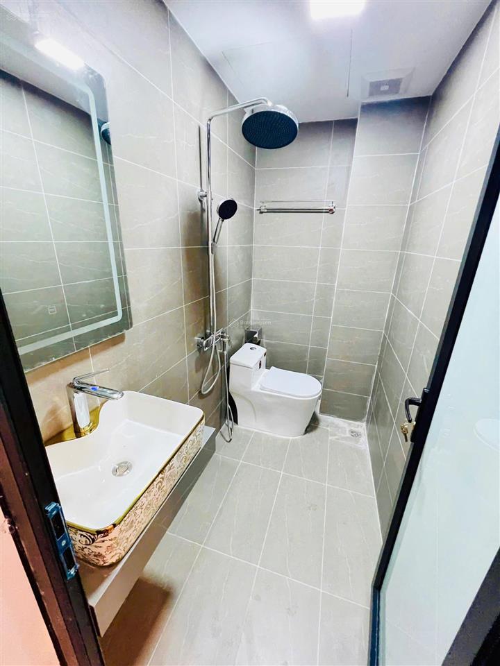 Ở ngay phố nguyễn khánh toàn, ngõ thông, 1 bước ô tô tránh, thang máy, 2 thoáng, 32m2/39m2*6t