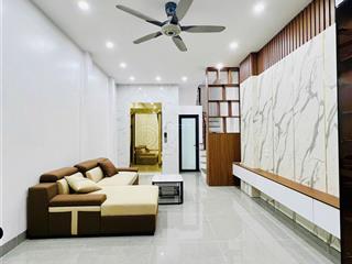 Khu chia lô nguyễn khánh toàn, ngõ thông, 1 bước ô tô tránh, thang máy, ở/cho thuê, sổ a4, 32m2*6t