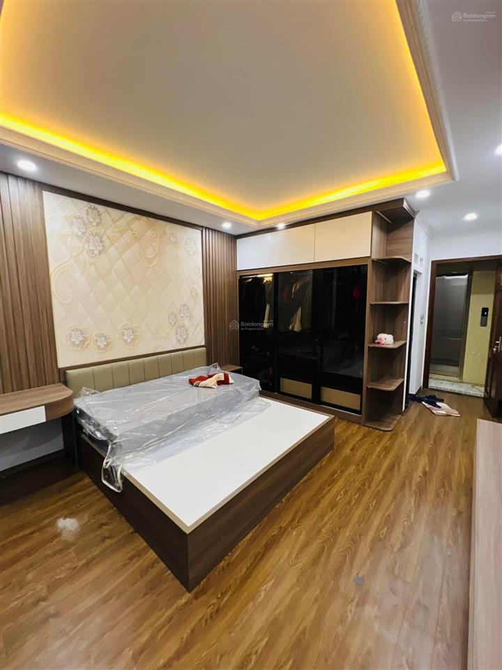 Siêu hiếm, đội cấn, ngõ thông ô tô, thoáng trước sau, thang máy, đủ đồ ở luôn, hơn 9 tỷ