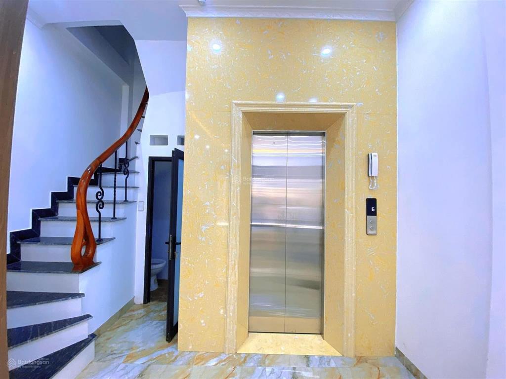Siêu hiếm, đội cấn, ngõ thông ô tô, thoáng trước sau, thang máy, đủ đồ ở luôn, hơn 9 tỷ