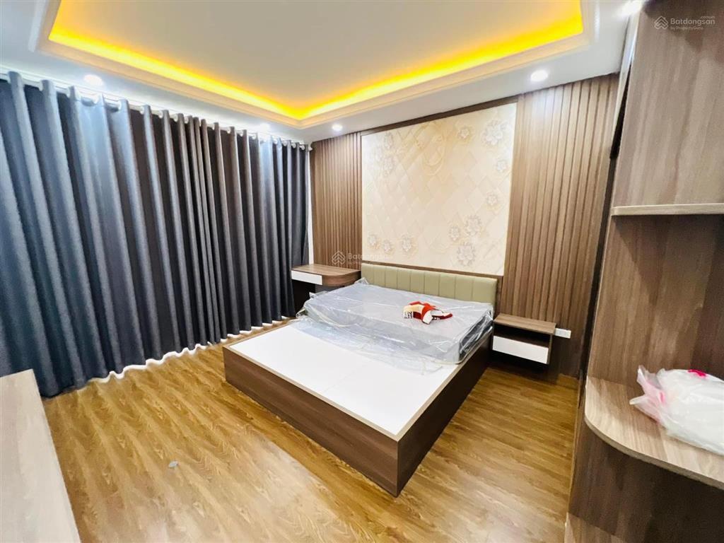 Siêu hiếm, đội cấn, ngõ thông ô tô, thoáng trước sau, thang máy, đủ đồ ở luôn, hơn 9 tỷ