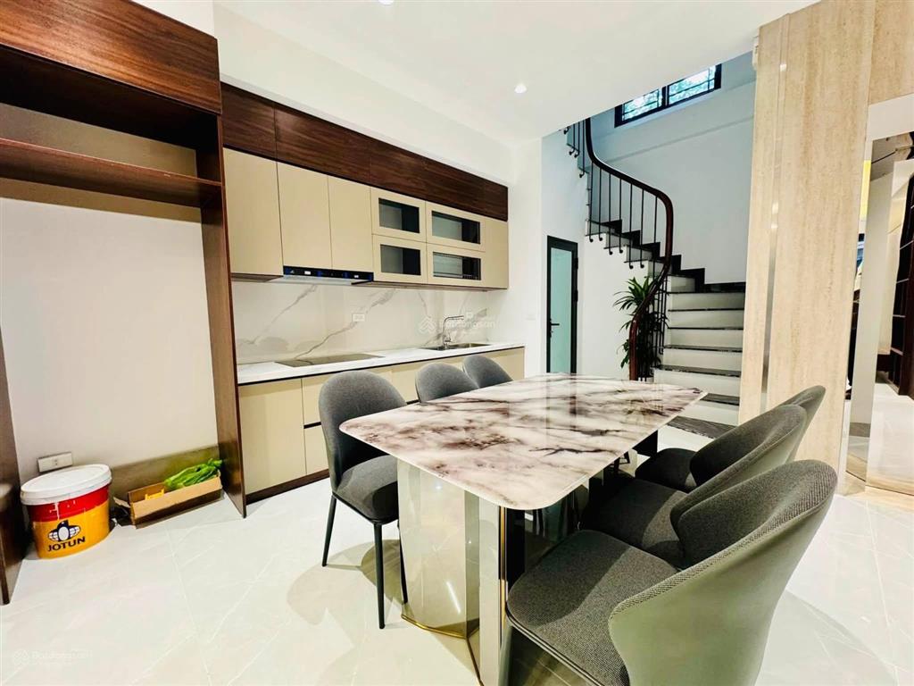 Nhà hạ yên quyết, cầu giấy, thoáng trước sau, 6t thang máy, full đồ, ngõ thông, kd, hơn 9 tỷ