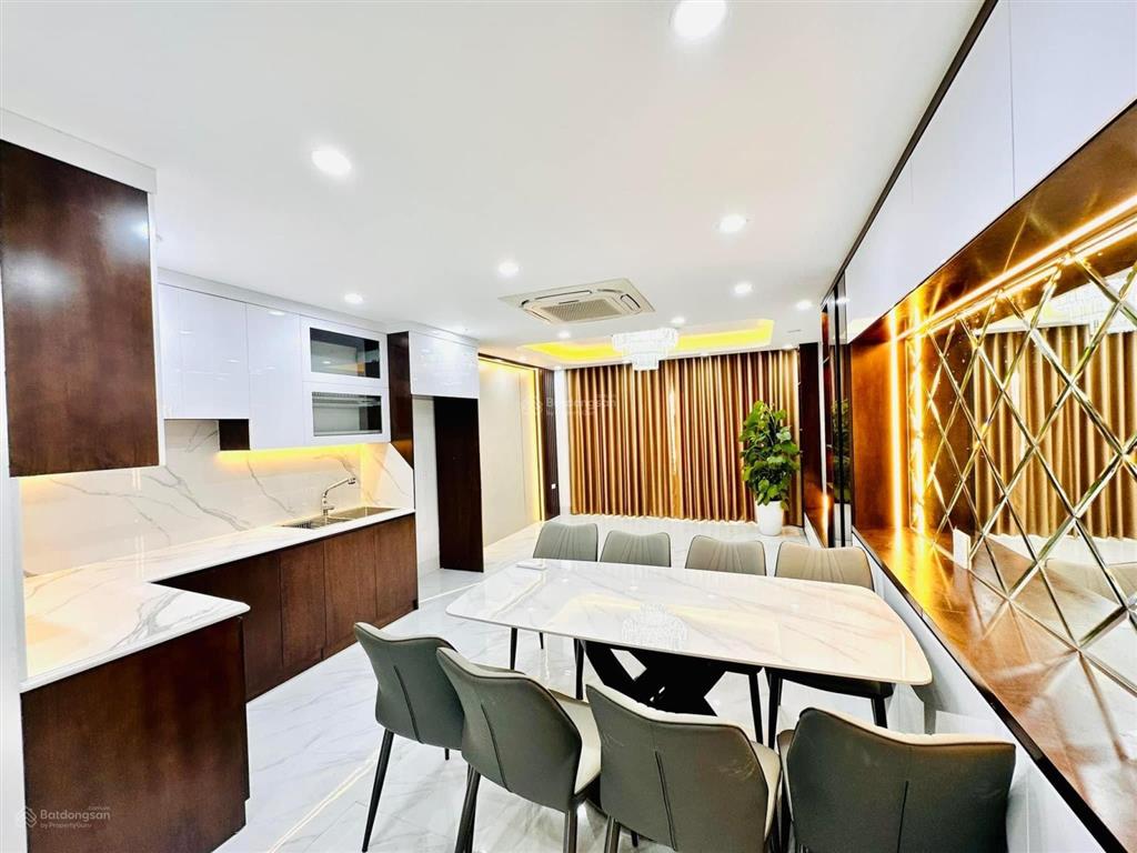 Nhà đội cấn, thang máy, trước nhà 3m, 1p ra phố, tặng nt, ban công thoáng, ko qh, sổ vuông, 45m2*6t