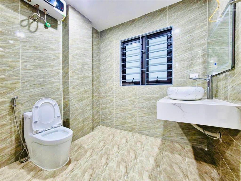Hạ chào 1 tỷ! nhà dương quảng hàm, ngõ đi thông, thang máy, ôtô 48m, full nội thất, ở luôn, hơn 9tỷ