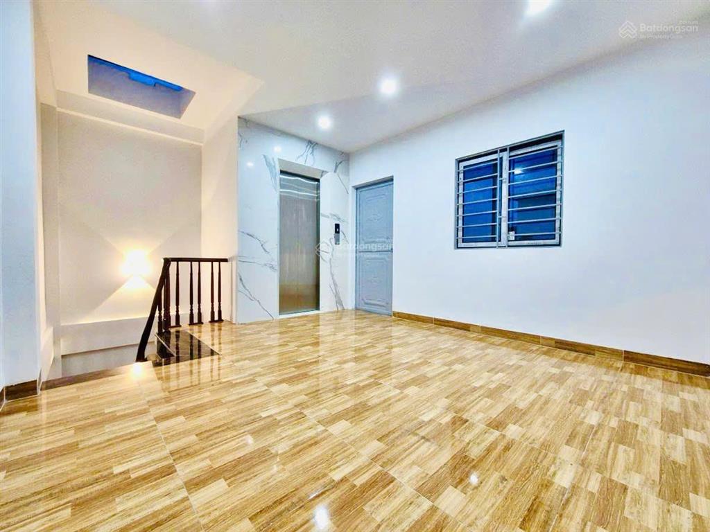 Hạ chào 1 tỷ! nhà dương quảng hàm, ngõ đi thông, thang máy, ôtô 48m, full nội thất, ở luôn, hơn 9tỷ