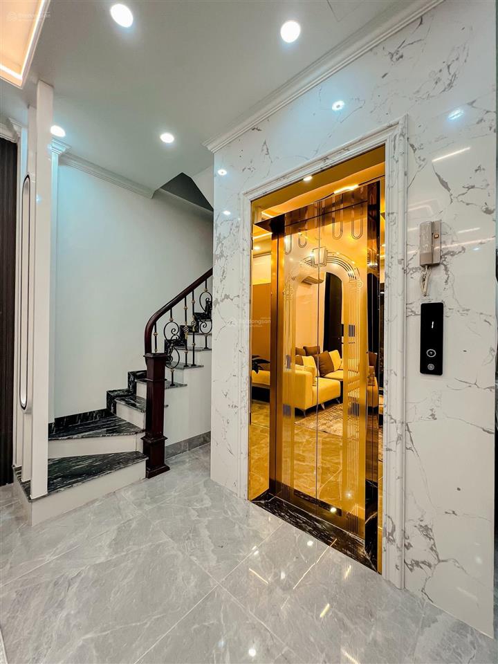 Hạ 1.3 tỷ, cần bán, phố hoàng ngân, ngõ ô tô thông, thang máy, thoáng trước sau, 30m ra mặt phố