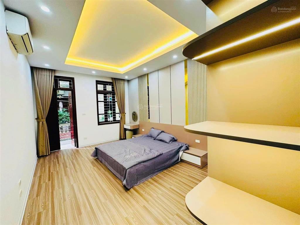 Quá rẻ, cầu giấy, ngõ thông ô tô, thoáng trước sau, full đồ ở luôn 43m2, hơn 8 tỷ