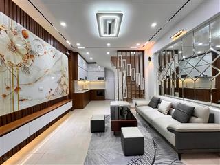 Nhà phố dương quảng hàm, cầu giấy, ngõ thông, thoáng, lô góc, ô tô 40m, 45m, hơn 8 tỷ