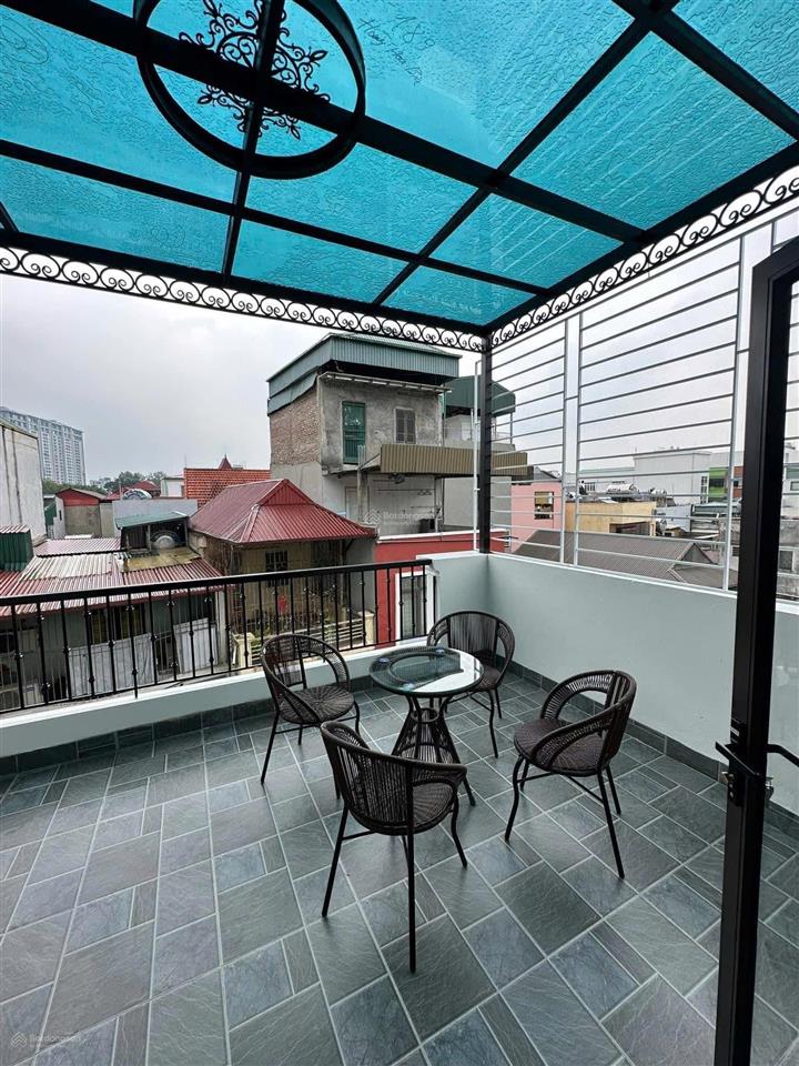 Nhà ở ngay, phố chùa láng, ngõ thông kinh doanh, thang máy, thoáng trước sau, ô tô 35m, ở cho thuê