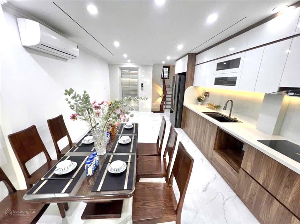 Nhà ở ngay, phố chùa láng, ngõ thông kinh doanh, thang máy, thoáng trước sau, ô tô 35m, ở cho thuê