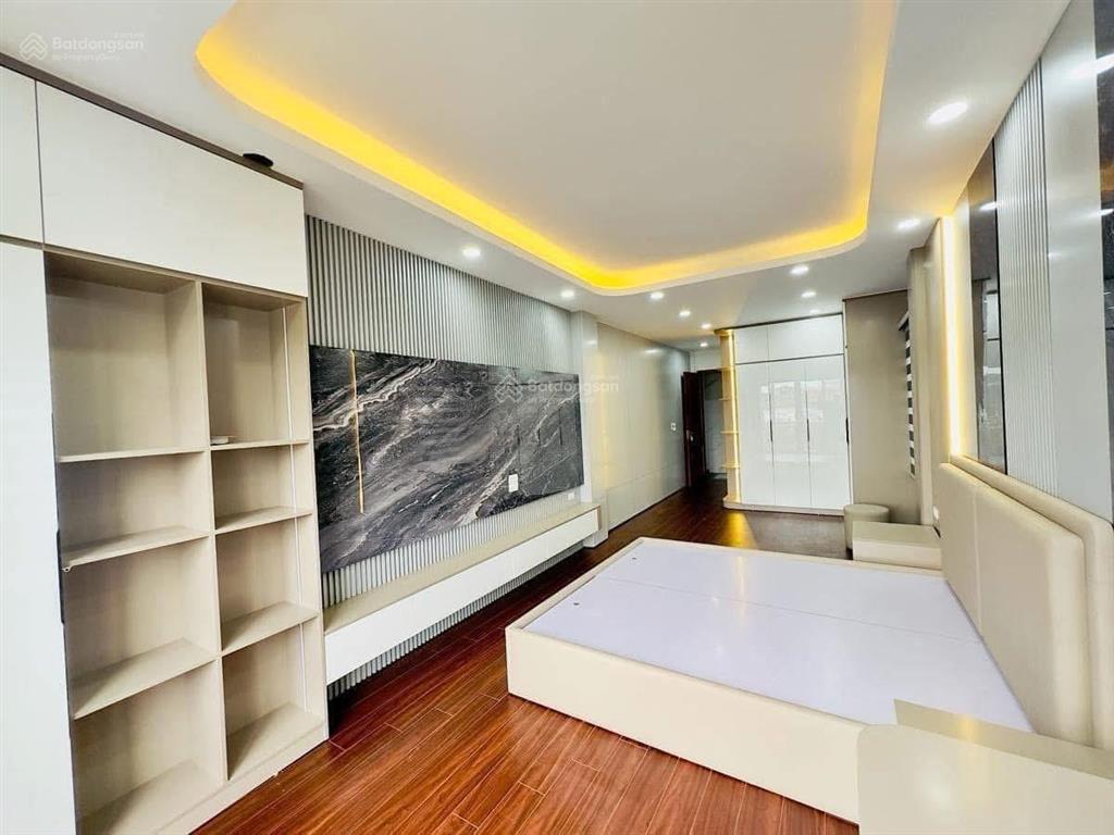 Hiếm! ngọc khánh, thang máy, ngõ ô tô thông, 30m ra phố, 2 thoáng, full nội thất, ở ngay, 43m2*6t