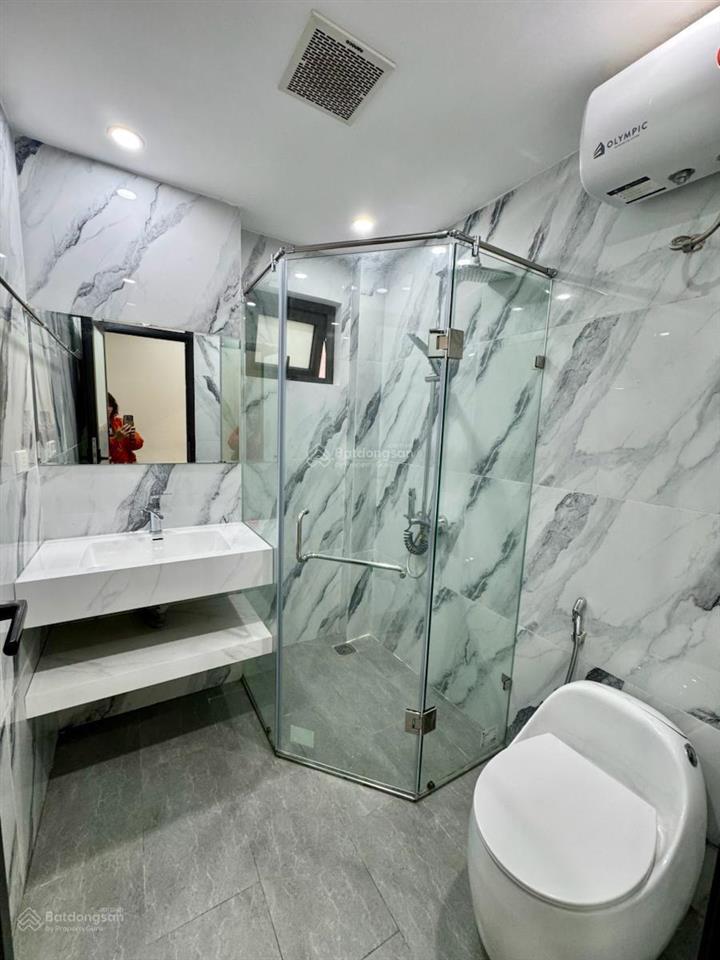 Hiếm! ngọc khánh, thang máy, ngõ ô tô thông, 30m ra phố, 2 thoáng, full nội thất, ở ngay, 43m2*6t