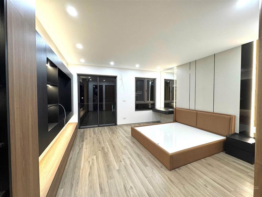 Cực vip, yên hoà, ngõ ô tô tránh, 2 thoáng, vài bước ra phố, dân xây, đẹp, ở luôn
