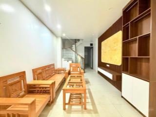 Lô góc dương quảng hàm, 2 mặt ngõ, 35m ra phố, ngõ 3 gác tránh, ở/ cho thuê, dân xây, sổ cc, 42m2