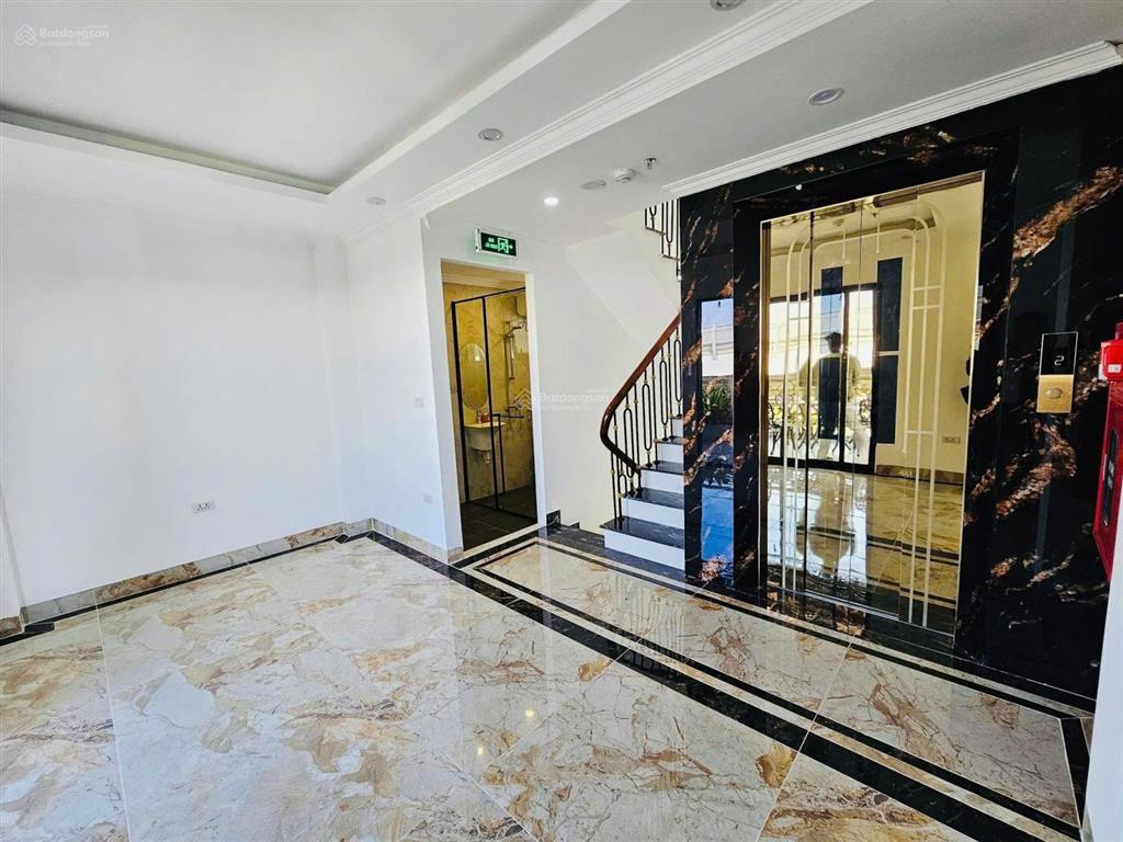 Mặt ngõ nguyễn khang, ngõ ô tô, 2 thoáng, 35m ra phố, thông sàn, thang máy, sổ cc, không qh, 45m2